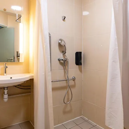 酒店 Sud 瓦朗斯