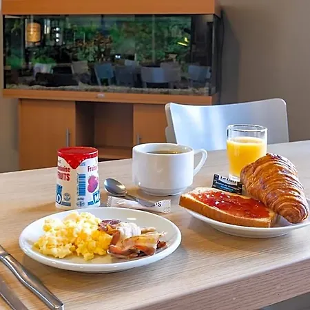 Sud Hotel 2*